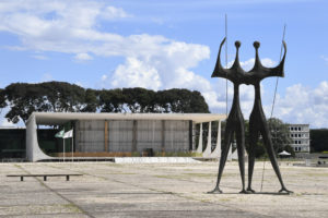 Brasília desconectada do mundo real