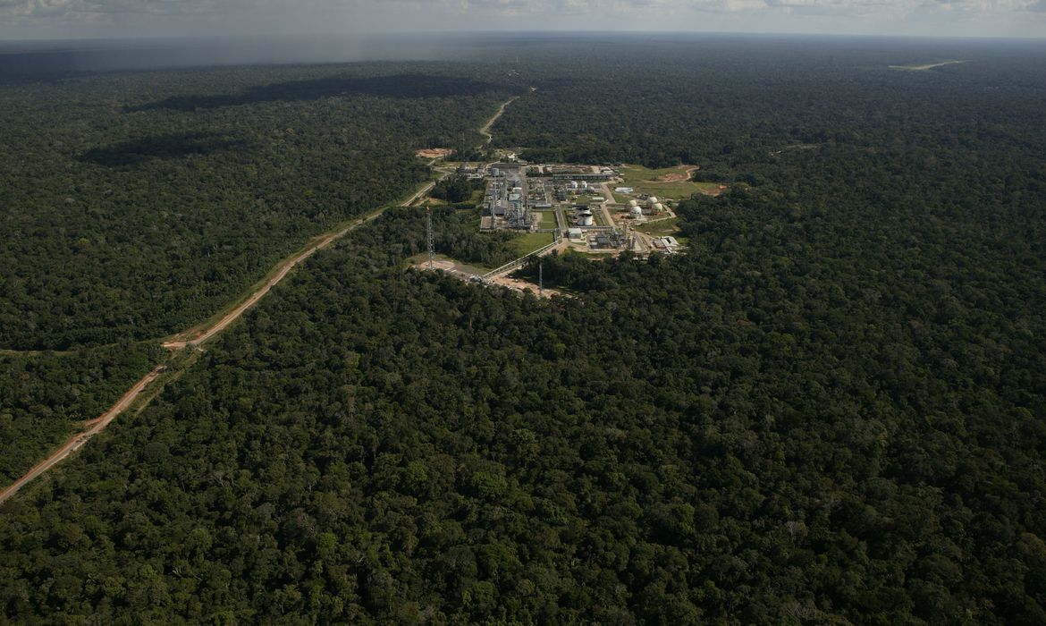 AGU tenta abrir brecha para petróleo na Amazônia