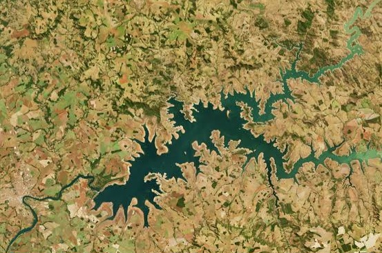 A seca dos rios vista do espaço